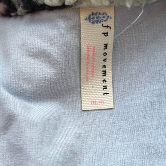 Colorful Fleece Vest with Abstract Design - Picture 2 of 6